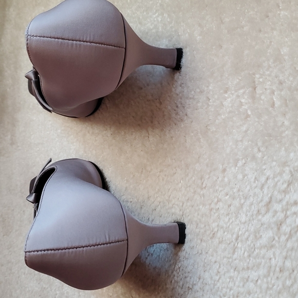 Shoes - Picture 4 of 7